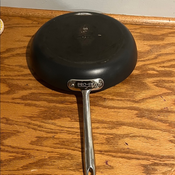 All-Clad Black Frying Pan - Picture 6 of 10